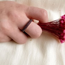 Anel aparador com Zircônias rosas e pretas
