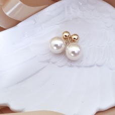 Brinco Ear Jacket com esfera dourada e pérola