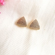 Brinco triângulo em micro Zircônias
