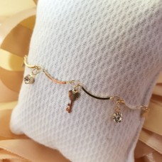 Pulseira de chave com zircônias penduradas
